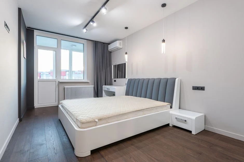 indoor air conditioner on wall with trunking